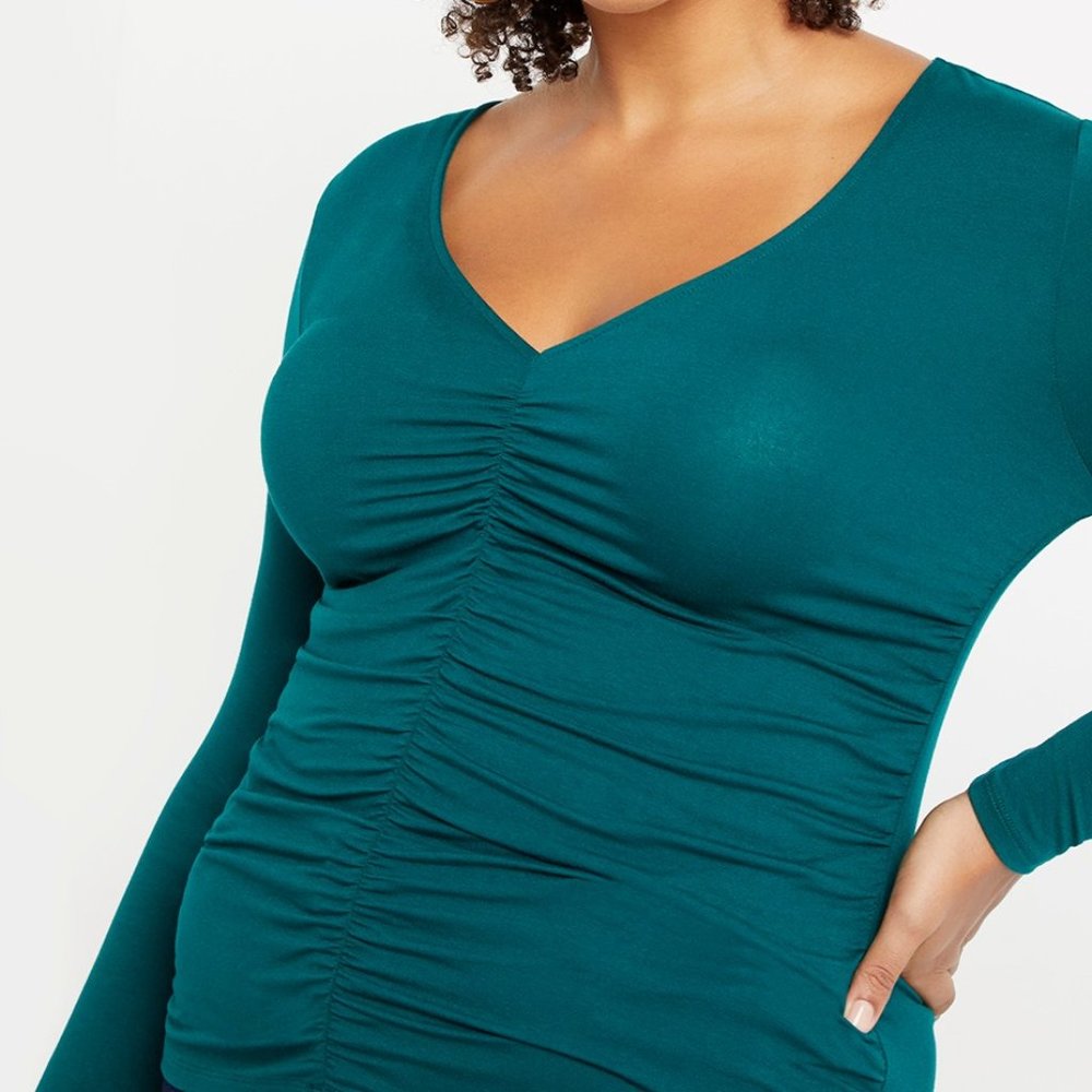 Eloquii Center Ruched Long Sleeve Top